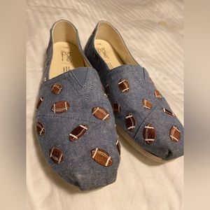 Womens TOMS with footballs! Size 11